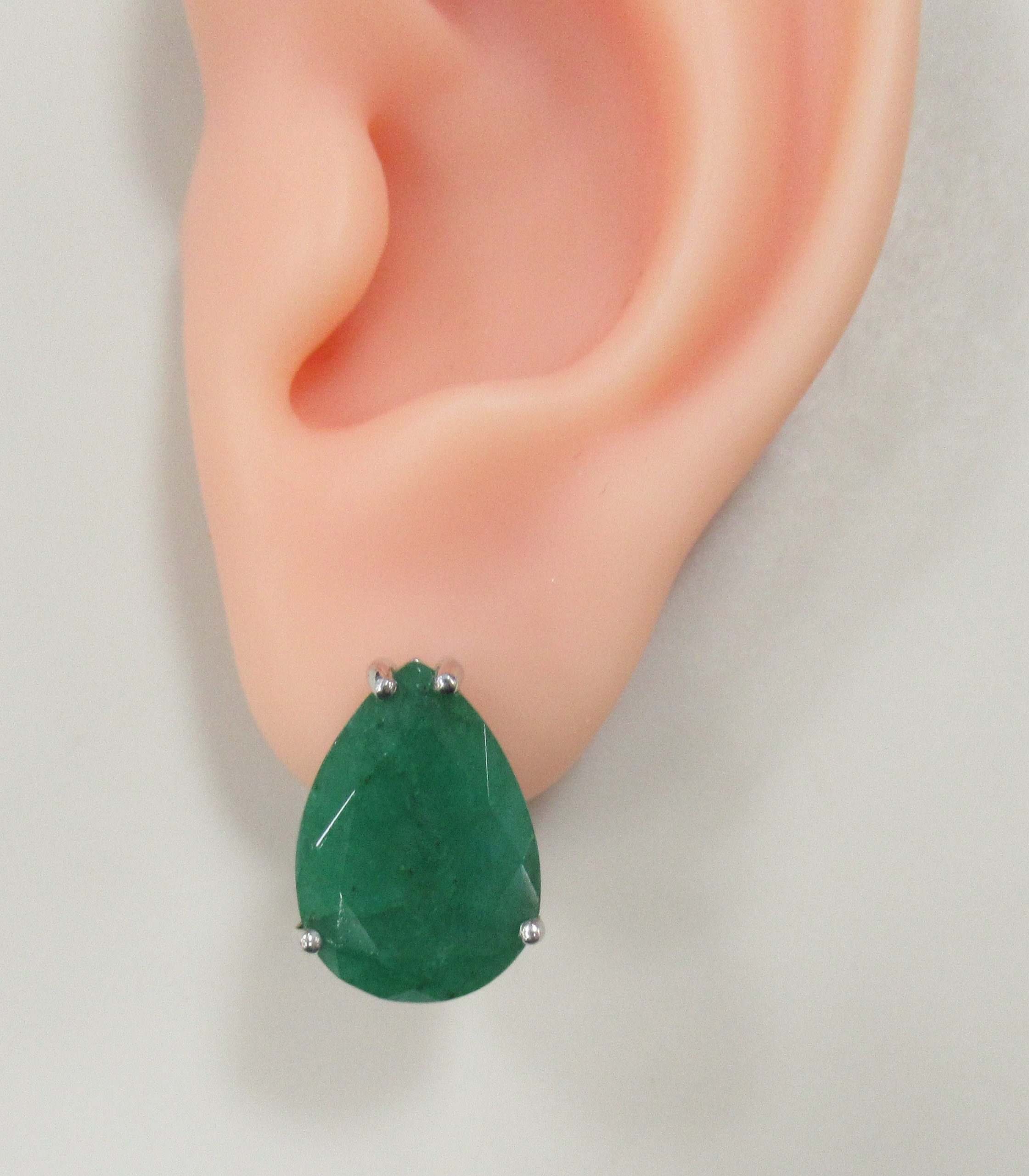 Серебряные серьги с бериллами